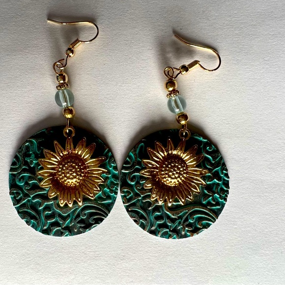 Jewelry - Boho style dangle sunflower earrings